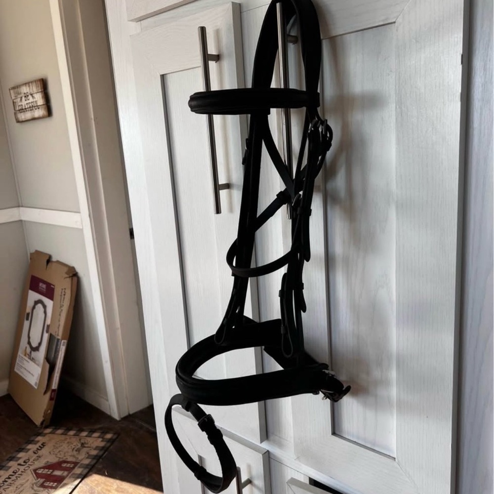 Black Padded Quality Leather Horse Bridle